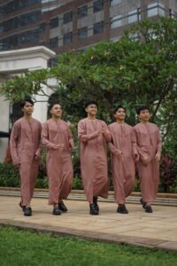 Daily Wear Revolution: Mengubah Look Gamis & Koko Menjadi Outfit Harian yang Trendi